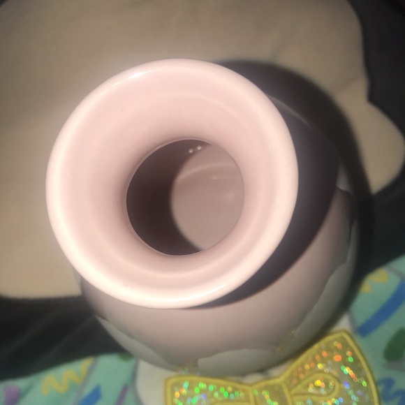 Issac Mizrahi Loves xo, Sienna Vase with pink glaze - Picture 9 of 9